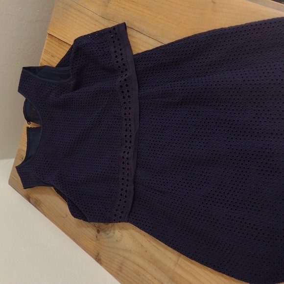 J Crew Navy Eyelet Sleeveless Dress Size 6 - Picture 9 of 10